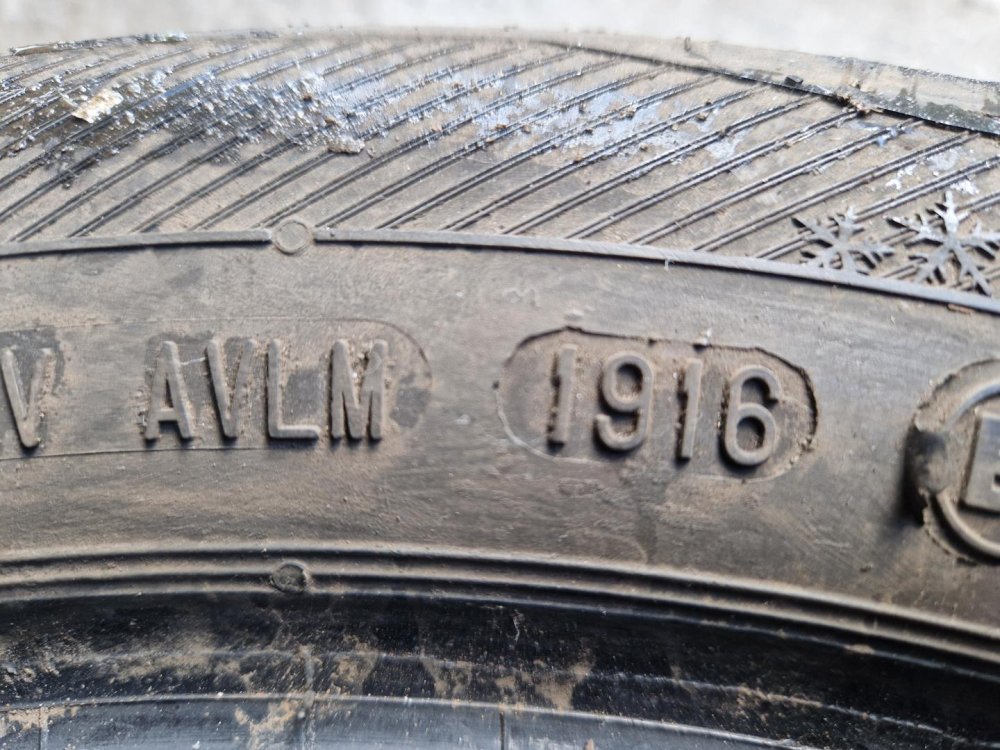 2 KS ZIMNÍ PNEUMATIKA BARUM POLARIS 3 - 195/50 R15 82T - 20424