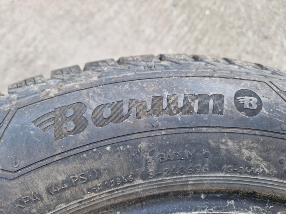 2 KS ZIMNÍ PNEUMATIKA BARUM POLARIS 5 - 155/70 R13 75T - 20388