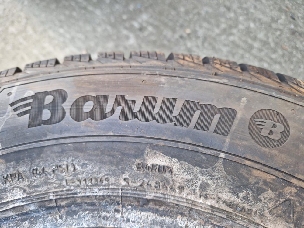 2 KS ZIMNÍ PNEUMATIKA BARUM POLARIS 5 - 155/80 R13 79T - 20481