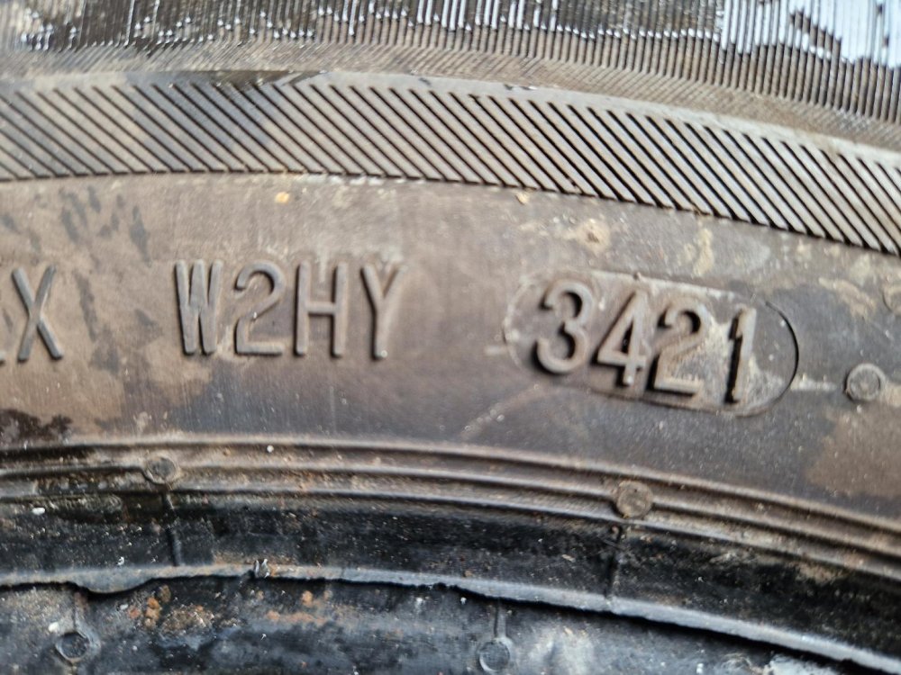 2 KS ZIMNÍ PNEUMATIKA BARUM POLARIS 5 - 175/65 R14 82T - 20293