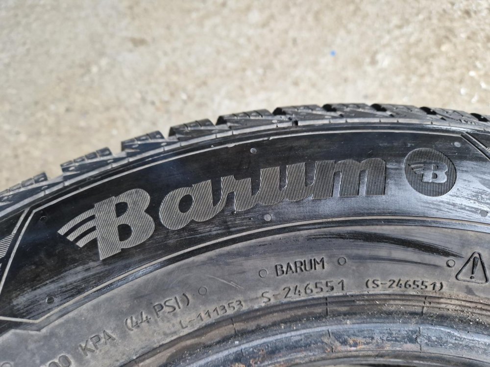 2 KS ZIMNÍ PNEUMATIKA BARUM POLARIS 5 - 175/70 R13 82T - 20607