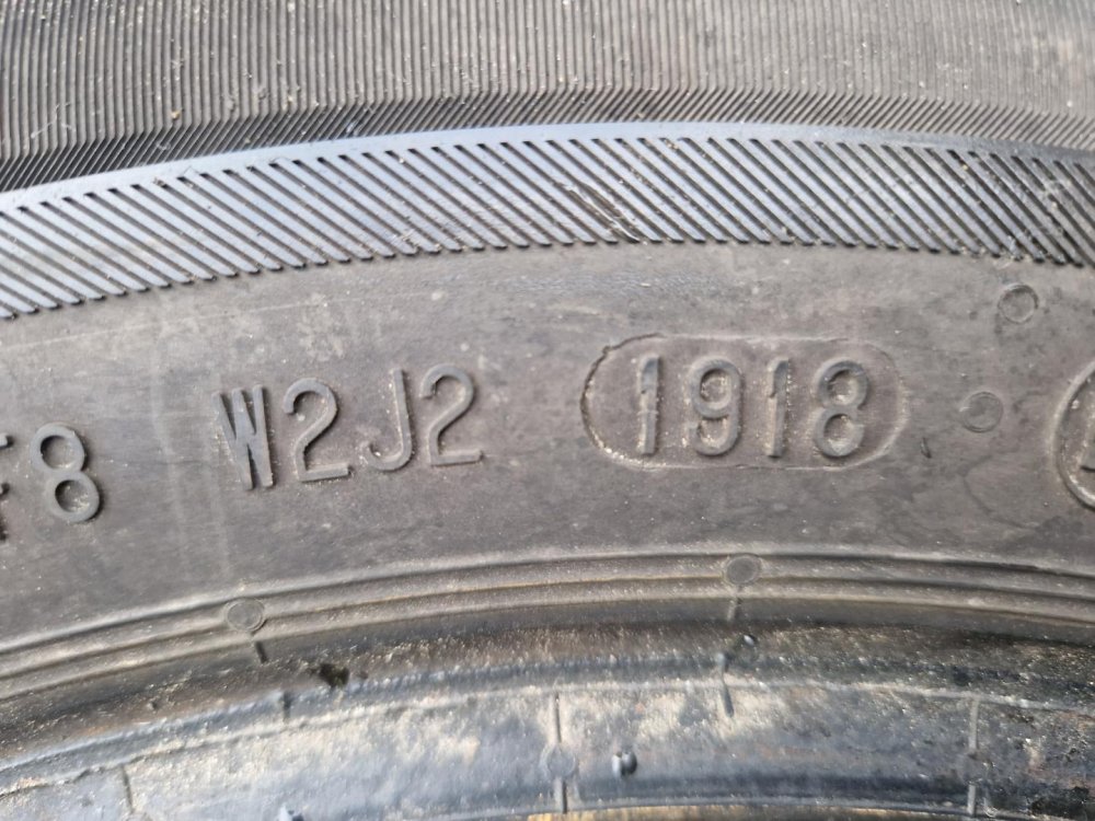 2 KS ZIMNÍ PNEUMATIKA BARUM POLARIS 5 - 185/60 R14 82T - 20570