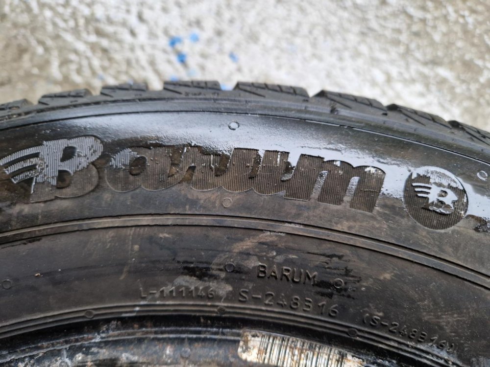 2 KS ZIMNÍ PNEUMATIKA BARUM POLARIS 5 - 185/65 R15 88T - 20501
