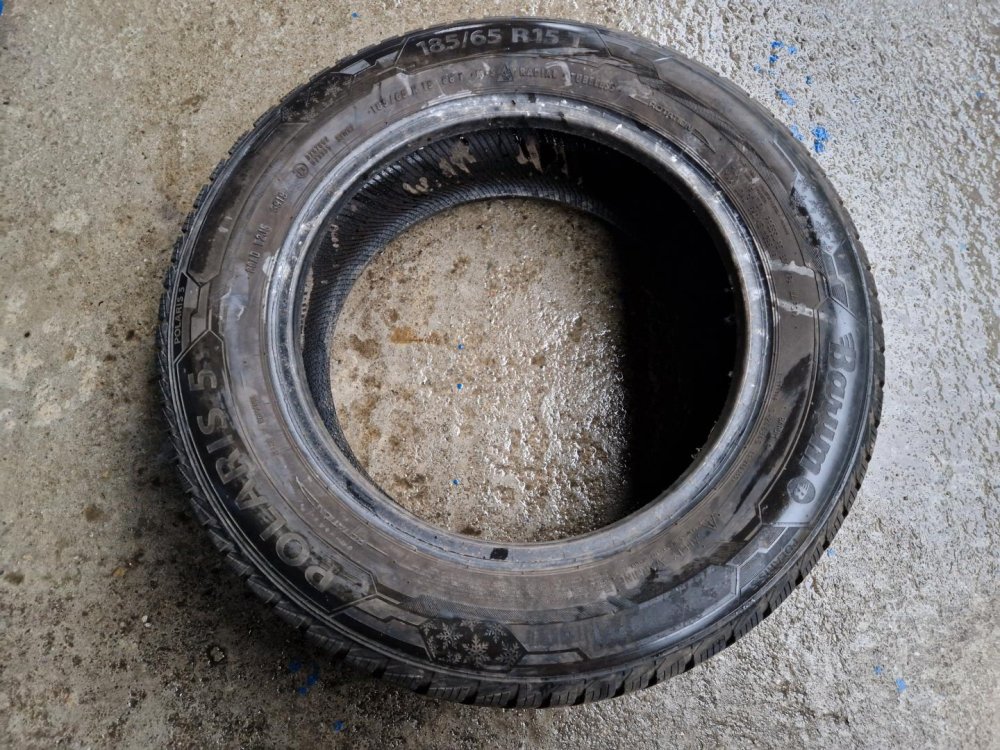 2 KS ZIMNÍ PNEUMATIKA BARUM POLARIS 5 - 185/65 R15 88T - 20502