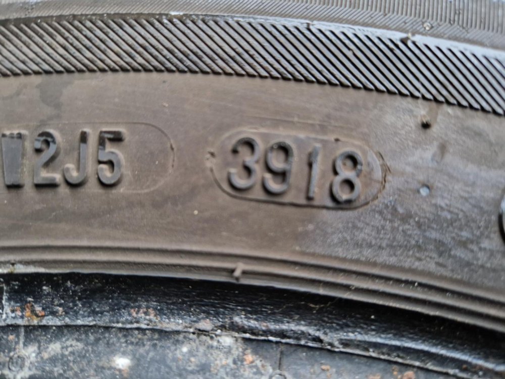2 KS ZIMNÍ PNEUMATIKA BARUM POLARIS 5 - 185/65 R15 88T - 20502