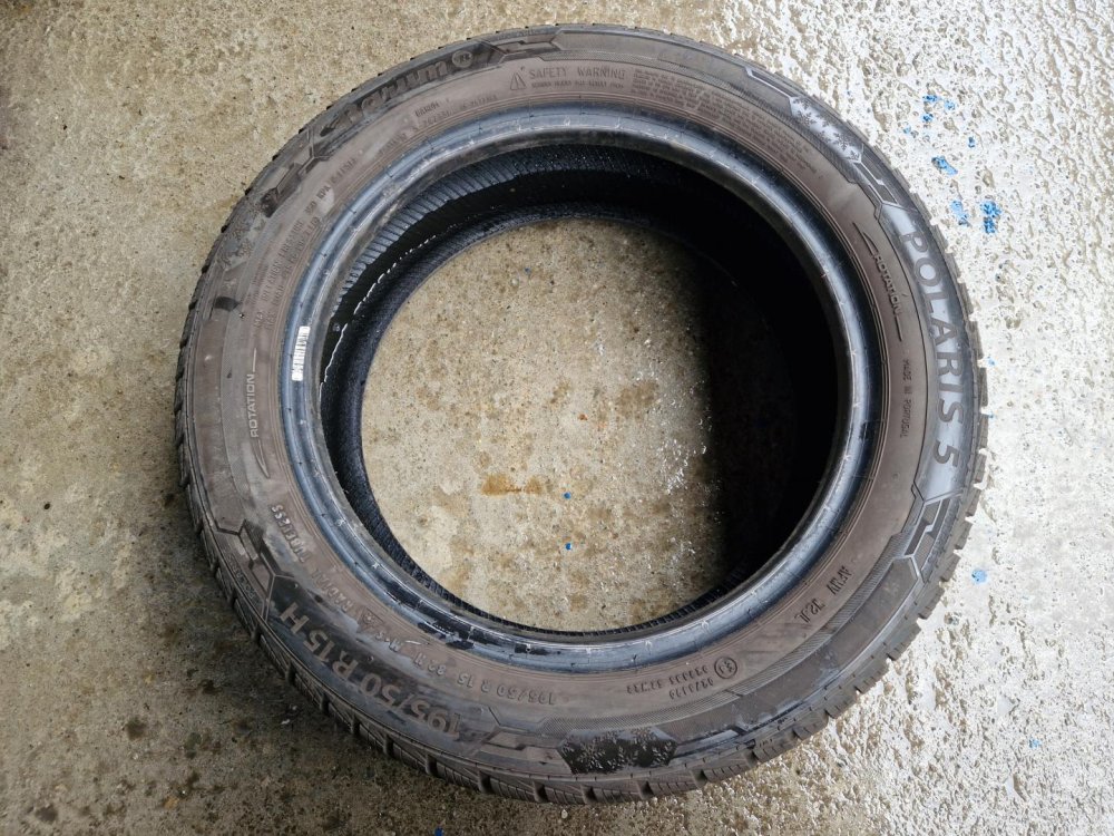 2 KS ZIMNÍ PNEUMATIKA BARUM POLARIS 5 - 195/50 R15 82H - 20602