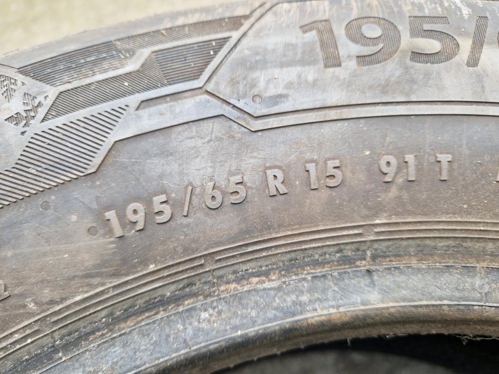 2 KS ZIMNÍ PNEUMATIKA BARUM POLARIS 5 - 195/65 R15 91T - 20284
