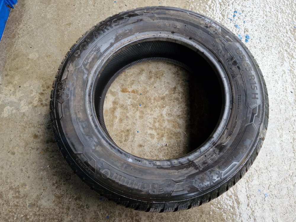 2 KS ZIMNÍ PNEUMATIKA BARUM POLARIS 5 - 195/65 R15 91T - 20394