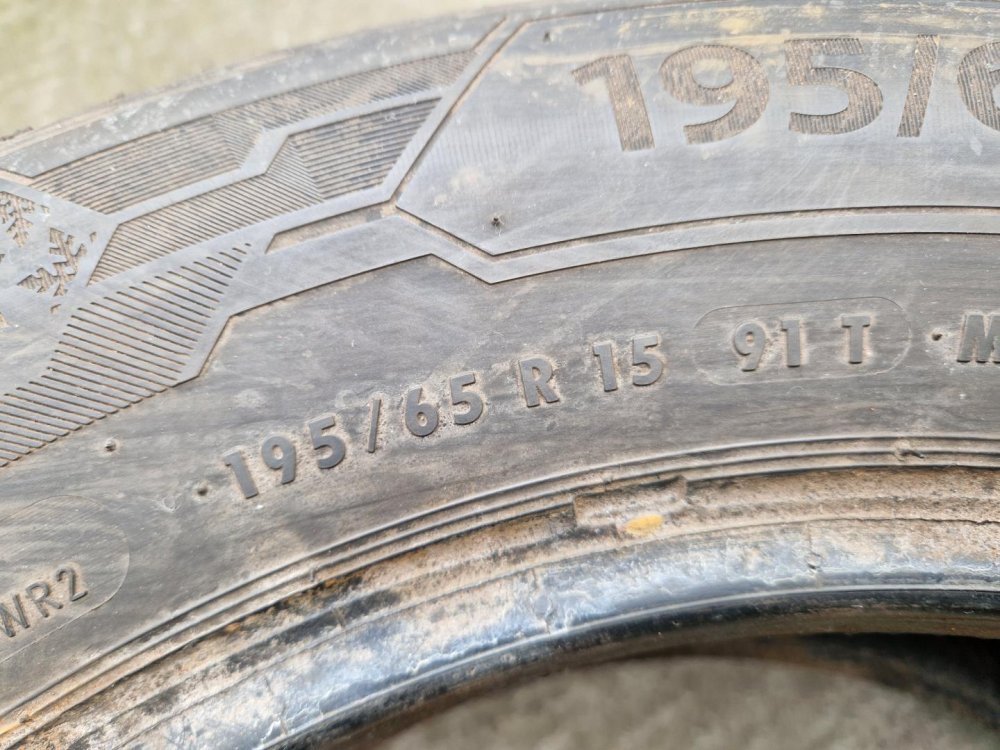 2 KS ZIMNÍ PNEUMATIKA BARUM POLARIS 5 - 195/65 R15 91T - 20559