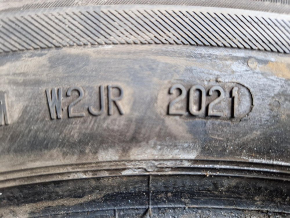2 KS ZIMNÍ PNEUMATIKA BARUM POLARIS 5 - 215/60 R16 99H - 20580