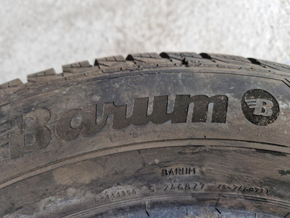 2 KS ZIMNÍ PNEUMATIKA BARUM POLARIS 5 - 215/60 R16 99H - 20580