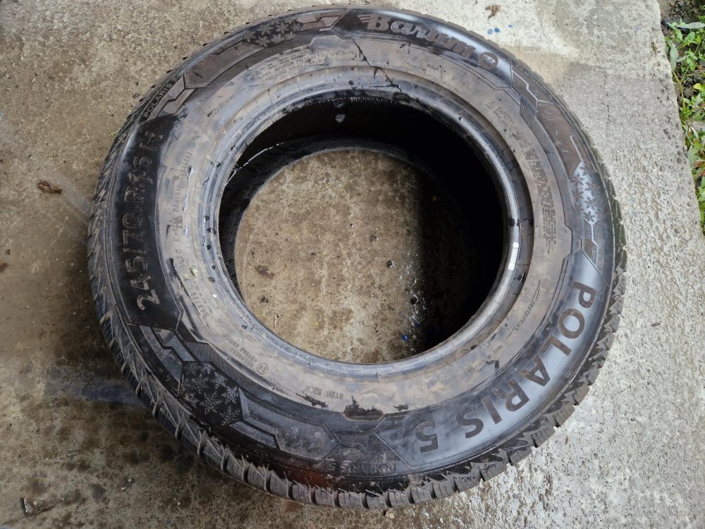 2 KS ZIMNÍ PNEUMATIKA BARUM POLARIS 5 - 245/70 R16 107H - 20296