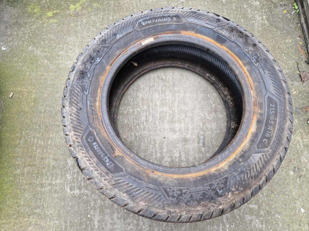 2 KS ZIMNÍ PNEUMATIKA BARUM SNOVANIS 3 - 215/65 R16 C 109/107R - 20464