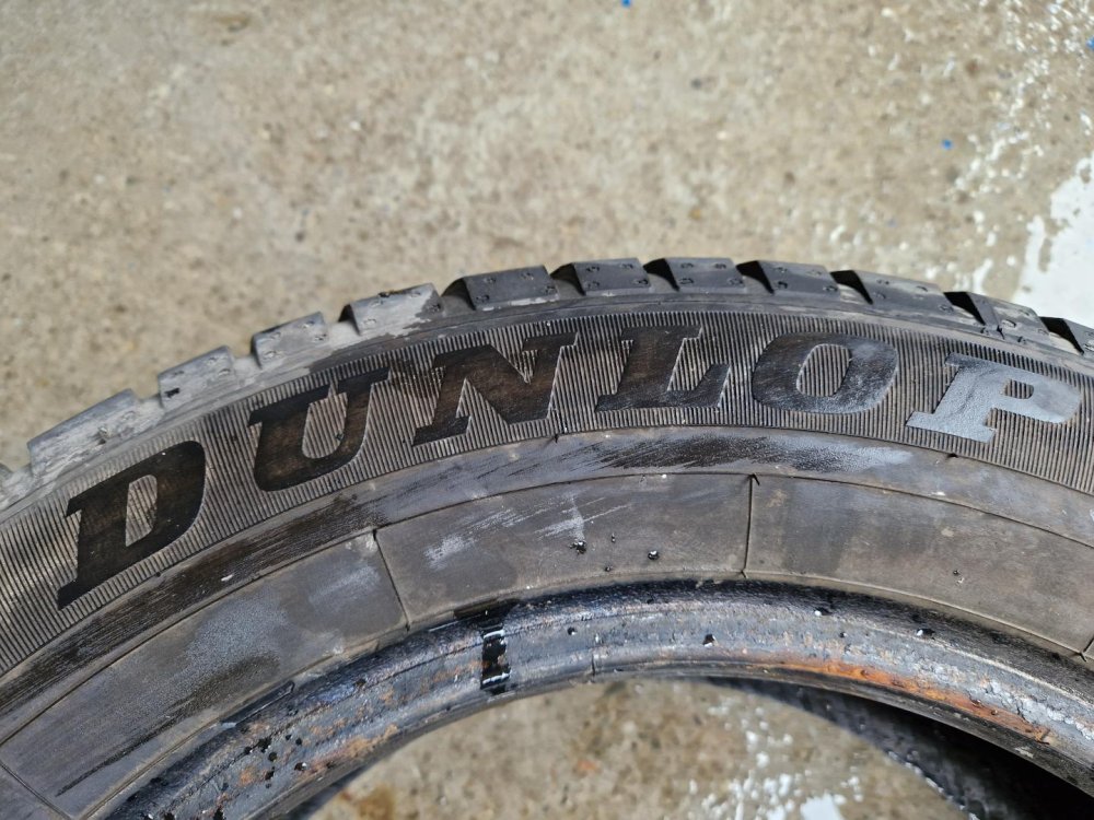 2 KS ZIMNÍ PNEUMATIKA DUNLOP SP WINTER RESPOSE 175/70 R14 88T - 20400