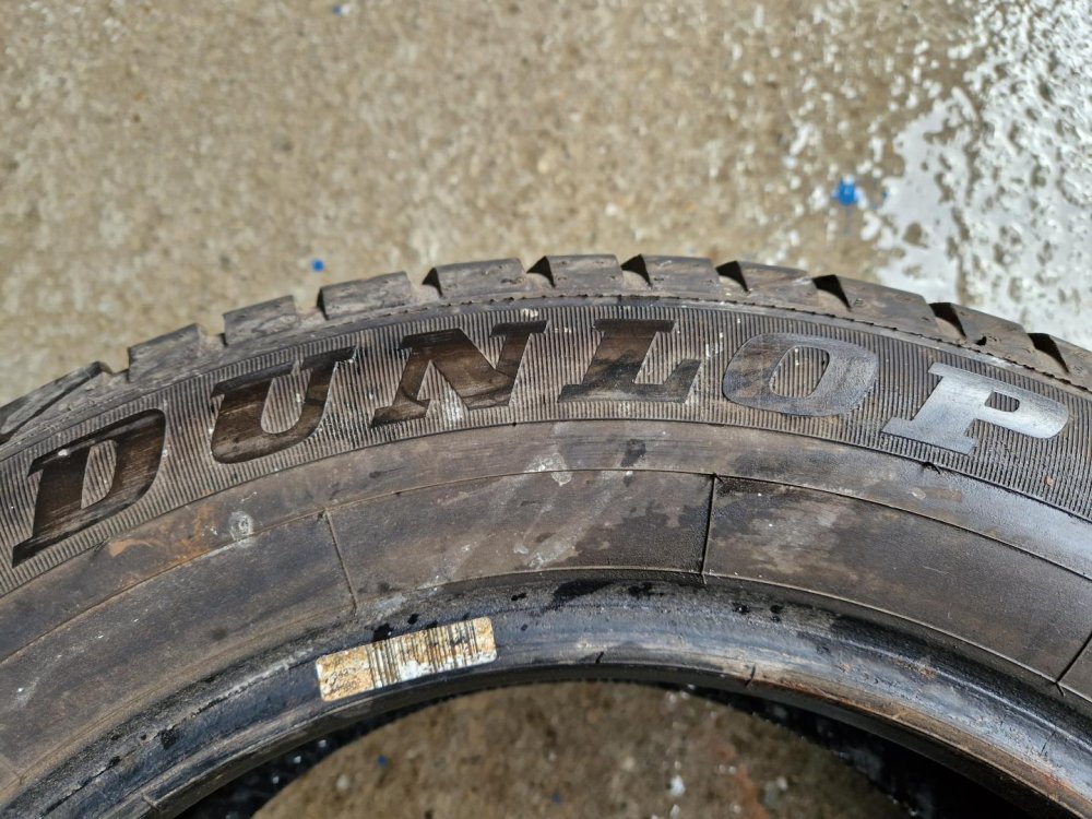 2 KS ZIMNÍ PNEUMATIKA DUNLOP SP WINTER RESPOSE 175/70 R14 88T - 20401