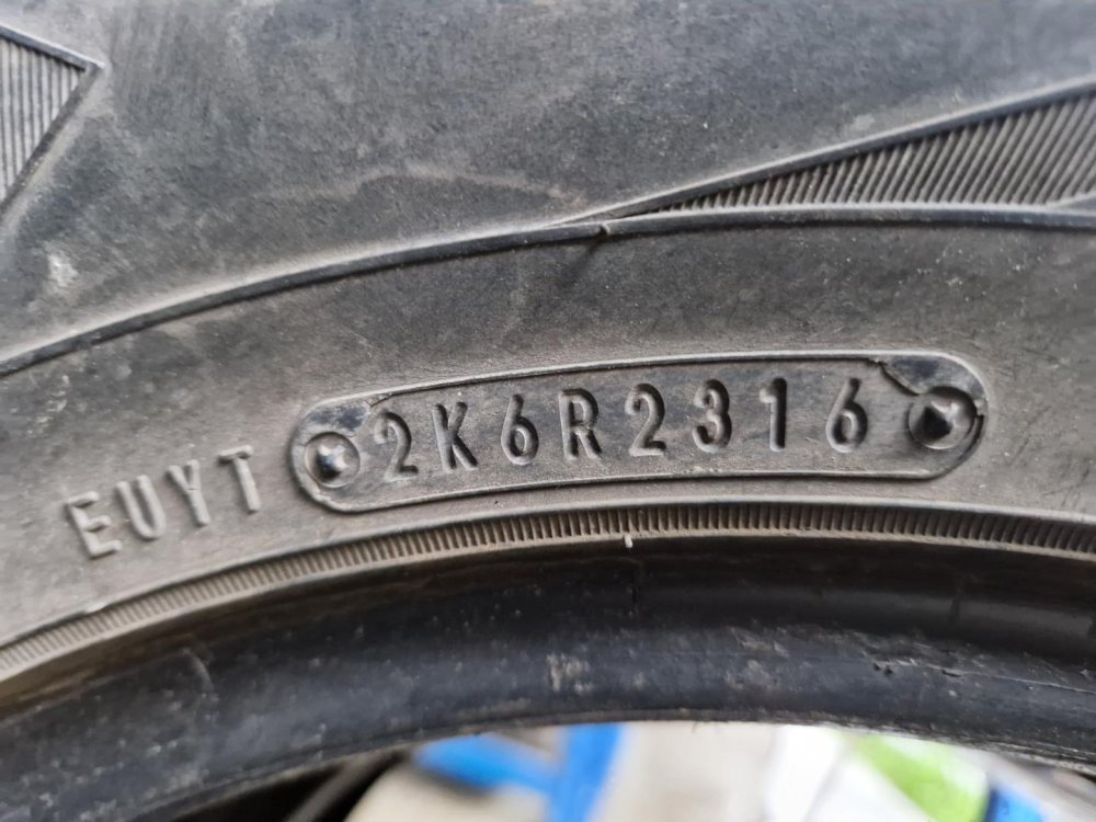 2 KS ZIMNÍ PNEUMATIKA DUNLOP STUDLESS GRANDTREK SJ6 - 205/70 R15 95Q - 20410
