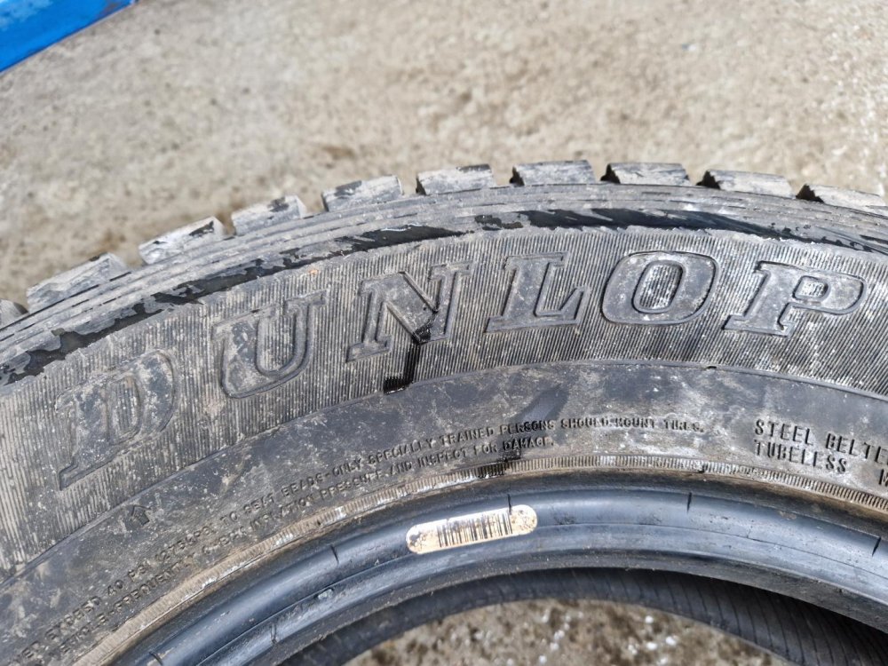 2 KS ZIMNÍ PNEUMATIKA DUNLOP STUDLESS GRANDTREK SJ6 - 205/70 R15 95Q - 20410