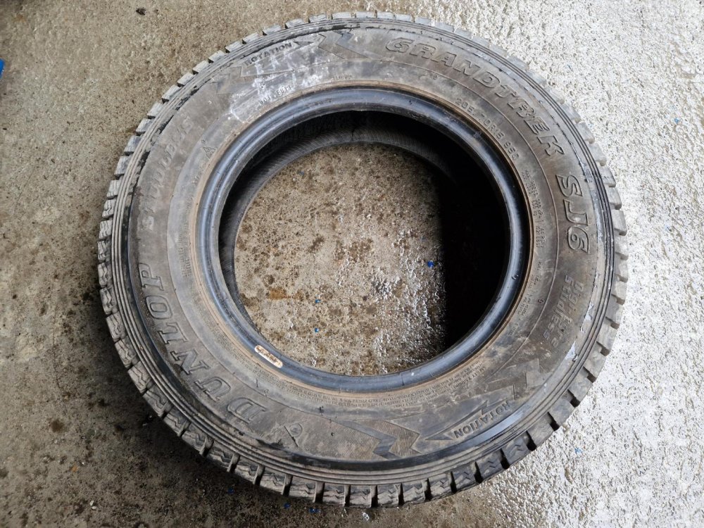 2 KS ZIMNÍ PNEUMATIKA DUNLOP STUDLESS GRANDTREK SJ6 - 205/70 R15 95Q - 20500
