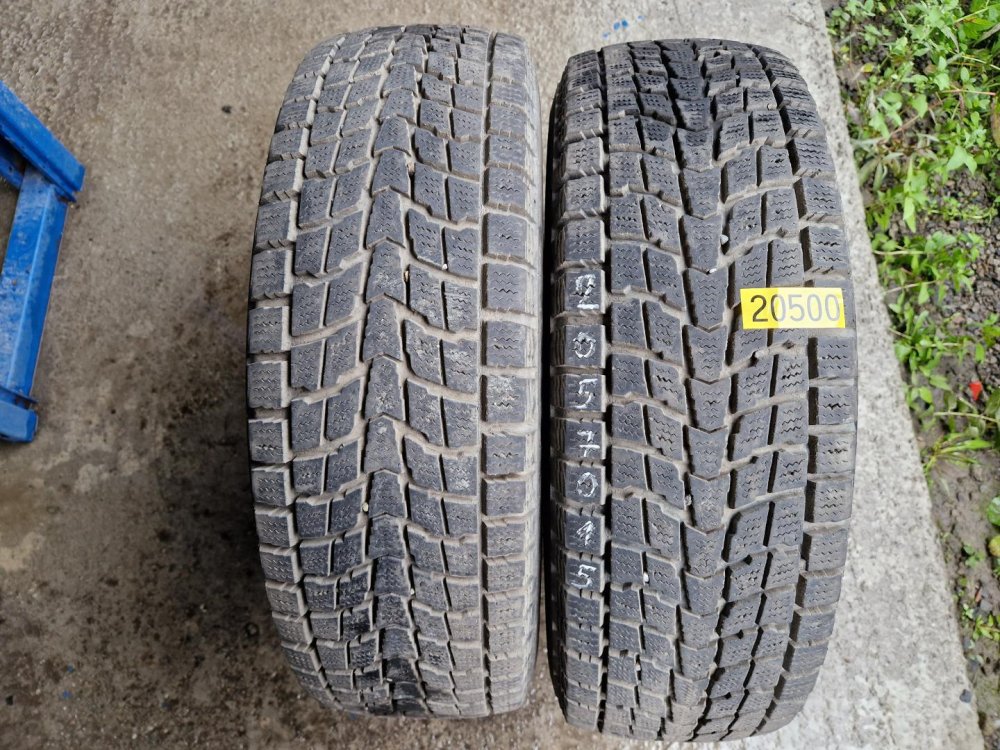 2 KS ZIMNÍ PNEUMATIKA DUNLOP STUDLESS GRANDTREK SJ6 - 205/70 R15 95Q - 20500