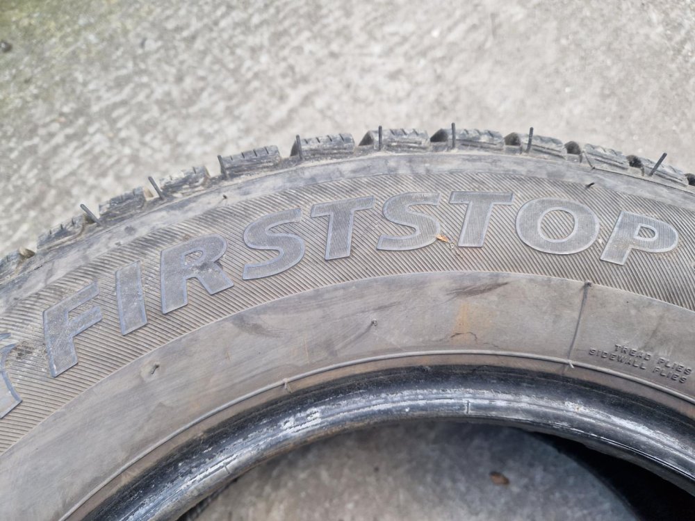 2 KS ZIMNÍ PNEUMATIKA FIRSTSTOP WINTER 2 - 175/70 R13 82T - 20488
