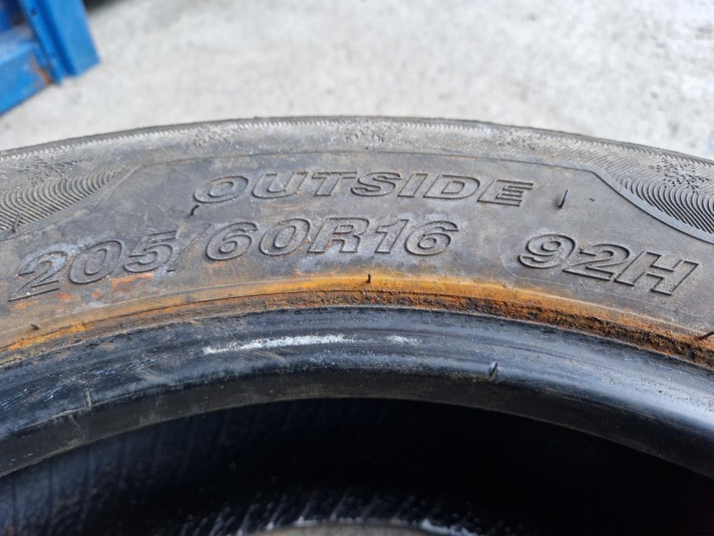 2 KS ZIMNÍ PNEUMATIKA GOODRIDE SW601 - 205/60 R16 92H - 20957