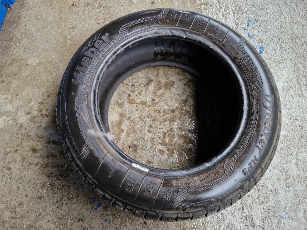 2 KS ZIMNÍ PNEUMATIKA KLEBER DYNAXER HP3 - 195/60 R15 88H - 20397