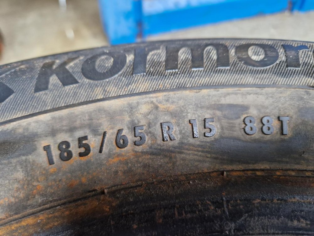 2 KS ZIMNÍ PNEUMATIKA KORMORAN SNOW PRO 185/65 R15 88T - 20508