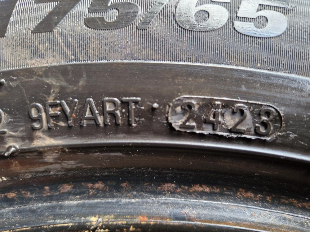 2 KS ZIMNÍ PNEUMATIKA KUMHO SOLUS 4S HA32 - 175/65 R14 82T - 20310