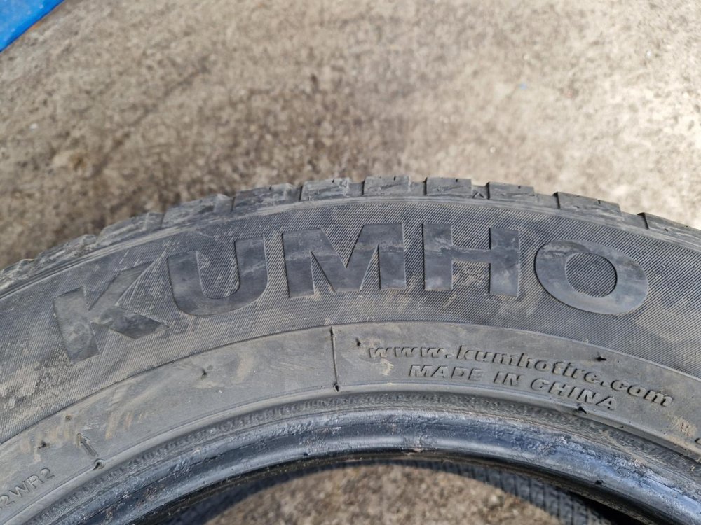 2 KS ZIMNÍ PNEUMATIKA KUMHO SOLUS HA31 - 205/60 R15 91H - 20432