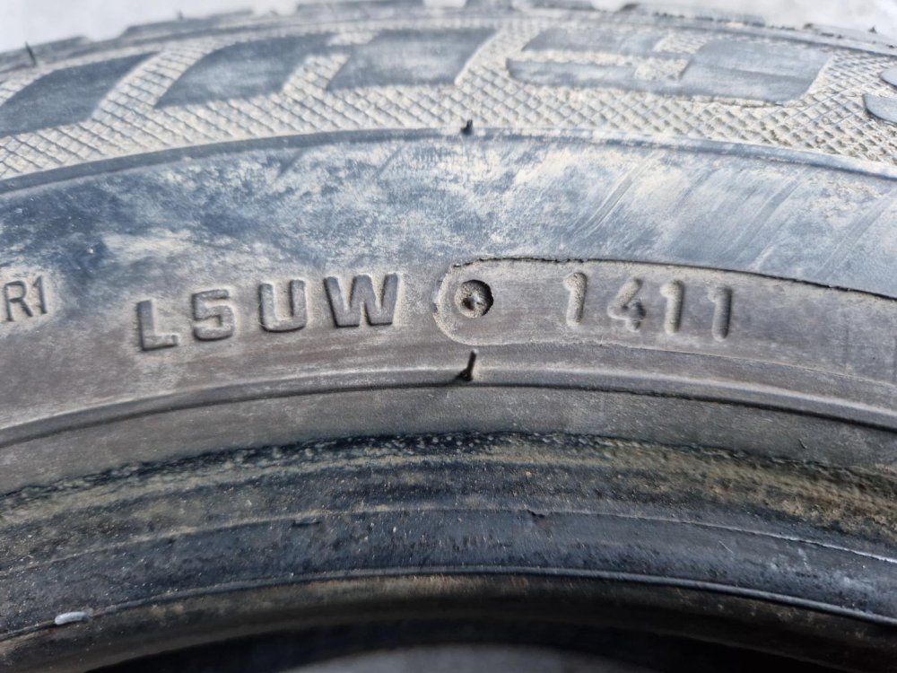 2 KS ZIMNÍ PNEUMATIKA LASSA SNOWAYS 2 PLUS 165/70 R14 81T - 20864
