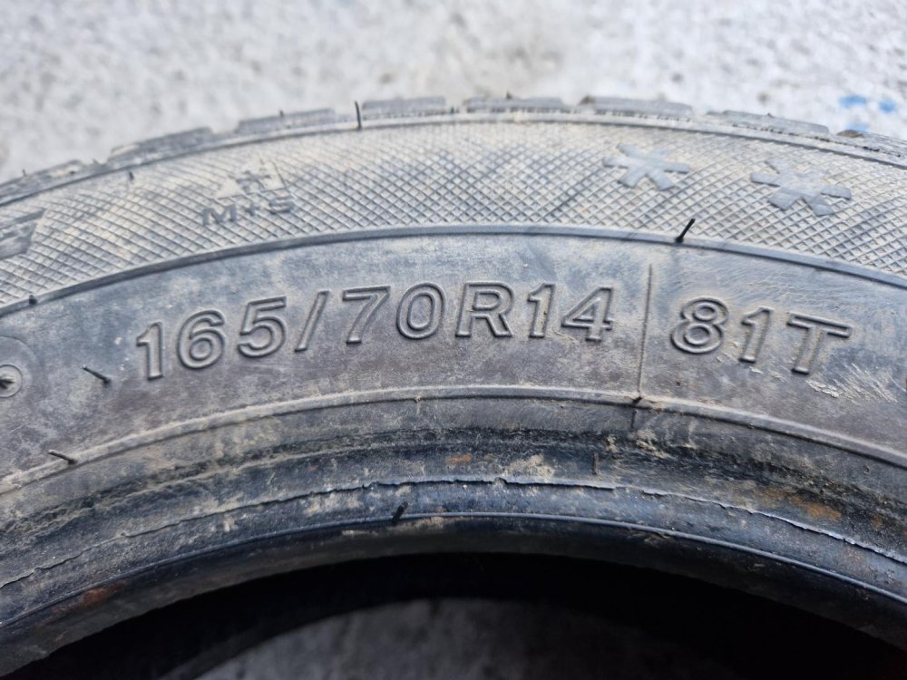 2 KS ZIMNÍ PNEUMATIKA LASSA SNOWAYS 2 PLUS 165/70 R14 81T - 20864