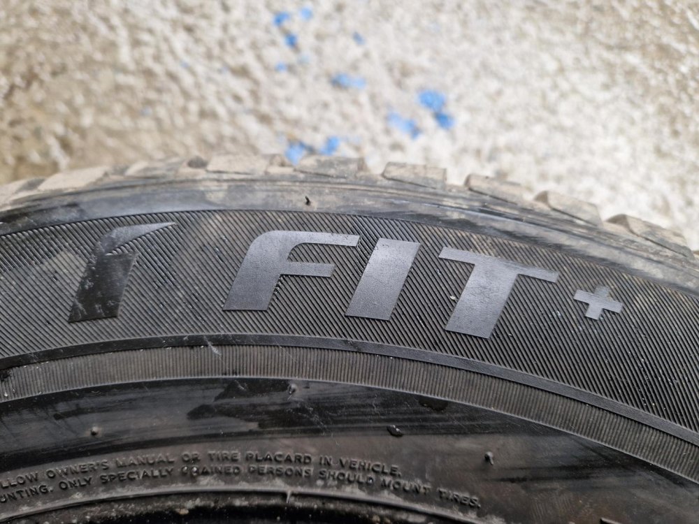 2 KS ZIMNÍ PNEUMATIKA LAUFENN FIT + 195/65 R15 91T - 20504