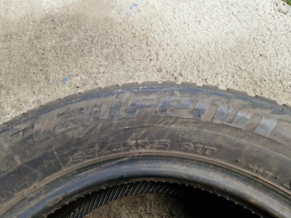2 KS ZIMNÍ PNEUMATIKA LAUFENN FIT + 195/65 R15 91T - 20522
