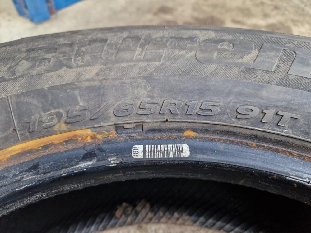 2 KS ZIMNÍ PNEUMATIKA LAUFENN FIT + 195/65 R15 91T - 20737 2 KS ZIMNÍ PNEUMATIKA LAUFENN FIT + 195/65 R15 91T - 20737