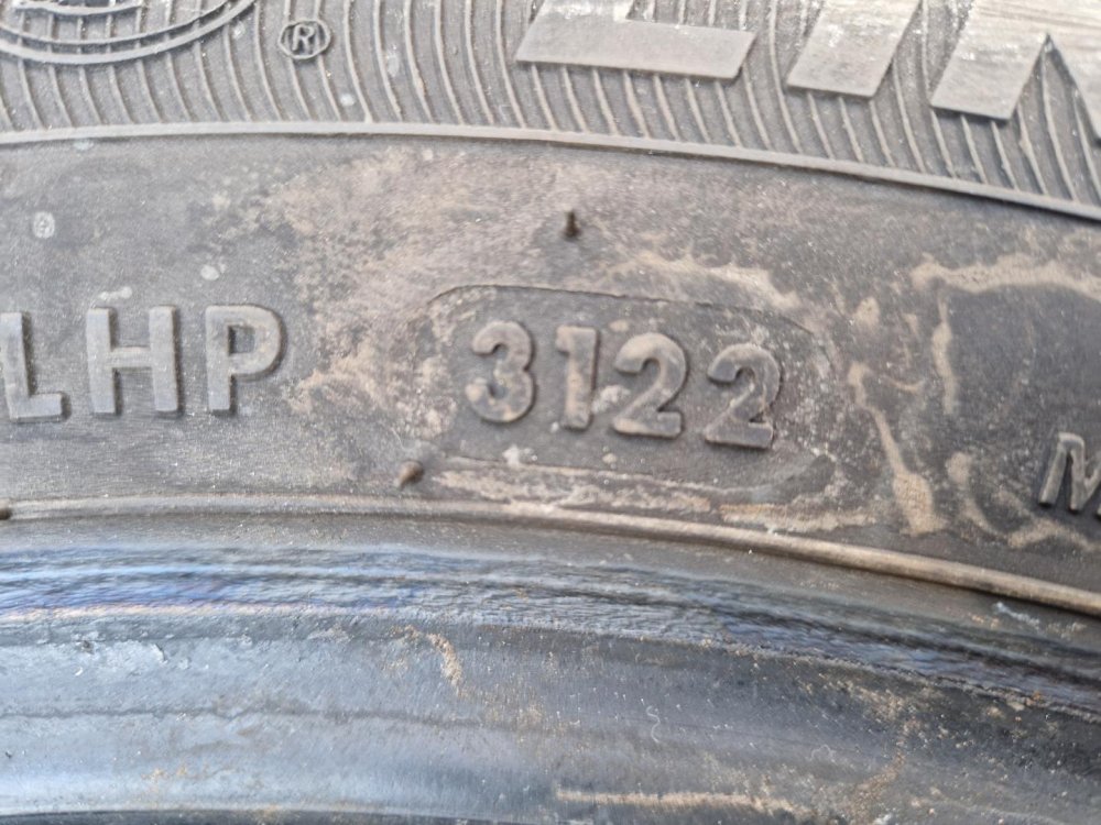 2 KS ZIMNÍ PNEUMATIKA LINGLONG GREEN MAX WINTER HP 205/55 R16 94H - 20384