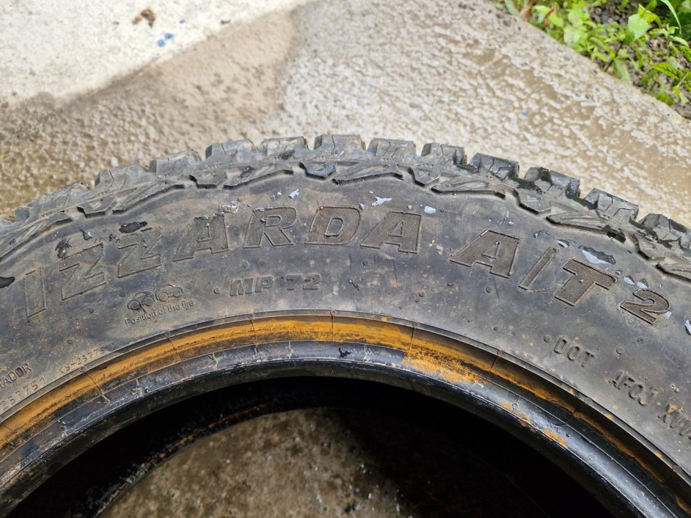 2 KS CELOROČNÍ PNEUMATIKA MATADOR IZZARDA A/T2 - 205/80 R16 104T - 20294