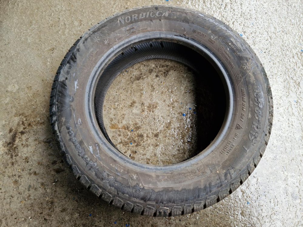 2 KS ZIMNÍ PNEUMATIKA MATADOR NORDICCA 185/65 R15 88T - 20404