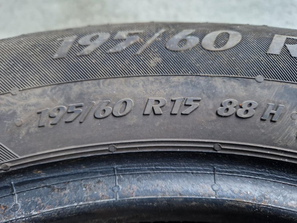 2 KS ZIMNÍ PNEUMATIKA MATADOR NORDICCA 195/60 R15 88H - 21067