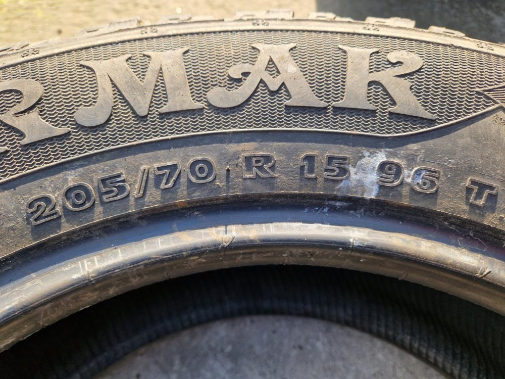 2 KS ZIMNÍ PNEUMATIKA MATADOR YERMAK - 205/70 R15 96T - 20483
