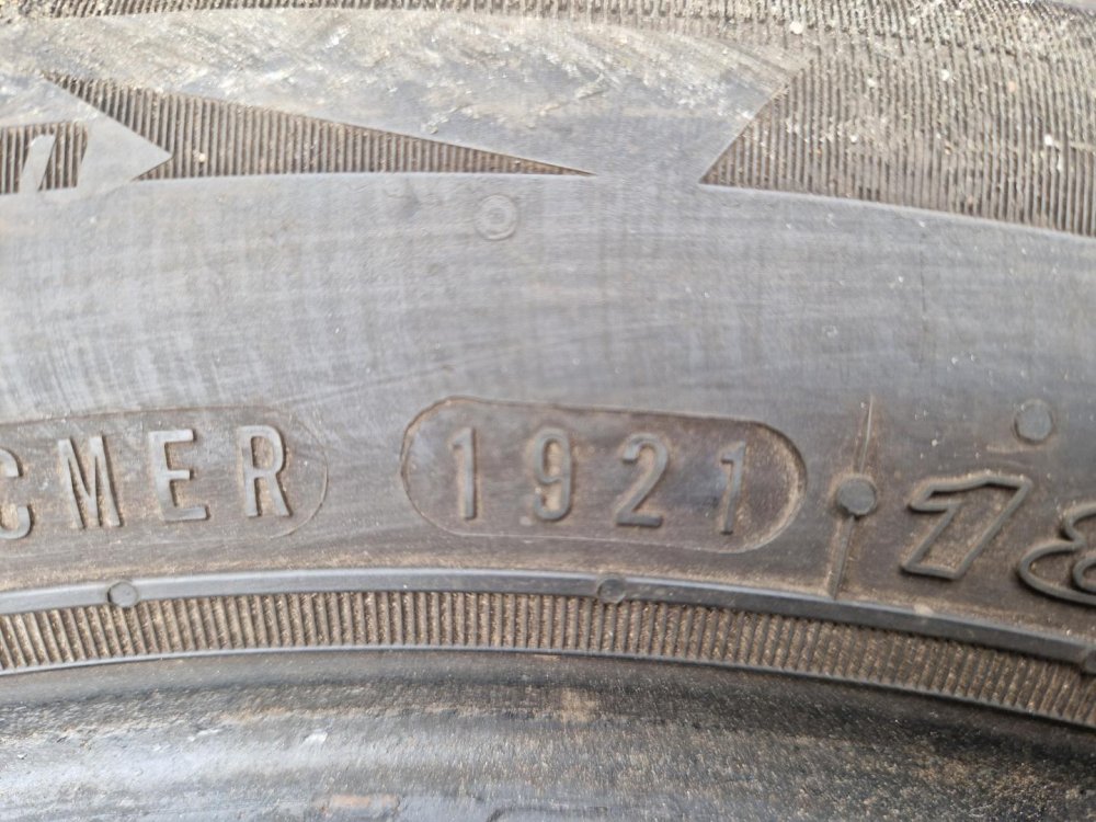 2 KS ZIMNÍ PNEUMATIKA NEXEN WINGUARD SNOW G3 - 185/60 R14 82T - 20558