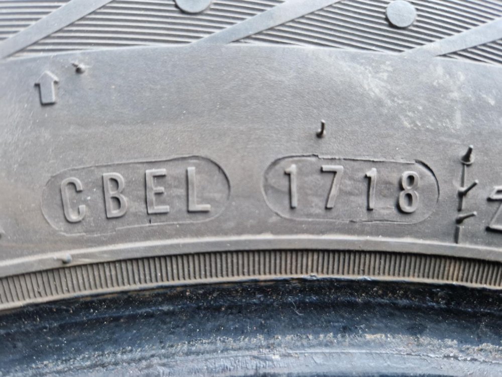 2 KS ZIMNÍ PNEUMATIKA NEXEN WINGUARD SNOW WH2 - 195/65 R15 91T - 21066 2 KS ZIMNÍ PNEUMATIKA NEXEN WINGUARD SNOW WH2 - 195/65 R15 91T - 21066