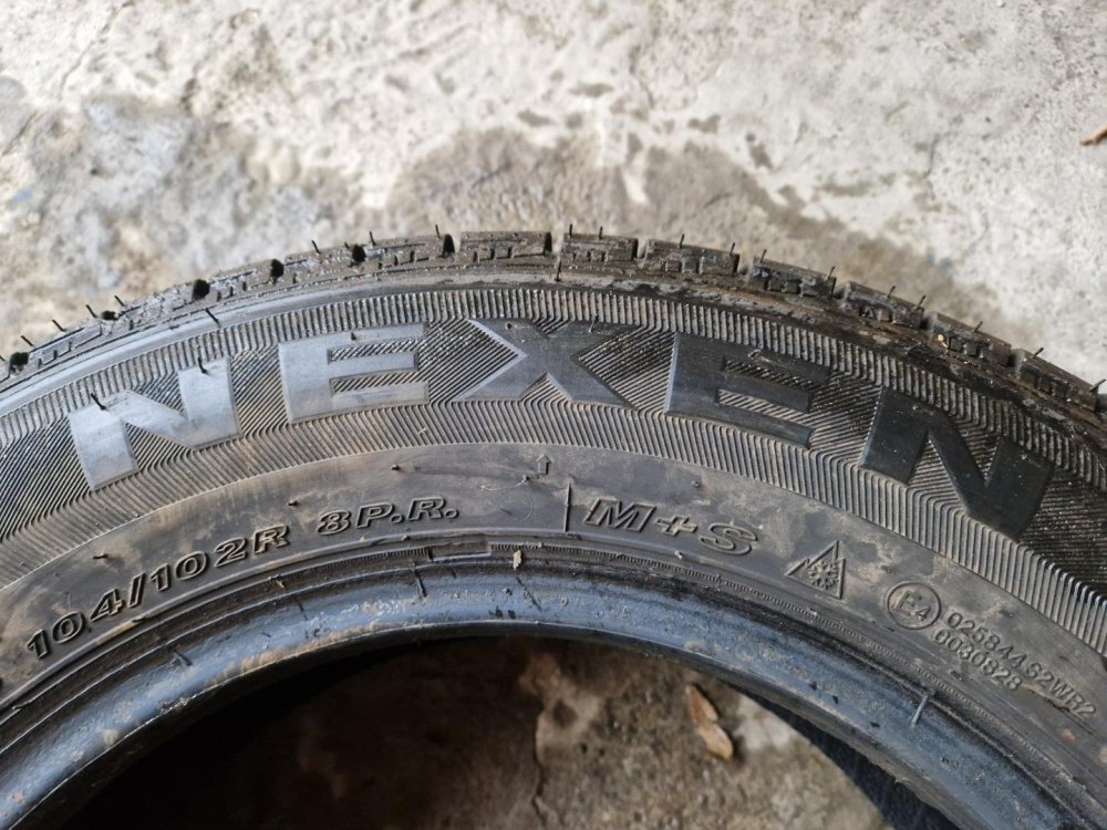 2 KS ZIMNÍ PNEUMATIKA NEXEN WINGUARD WT1 - 195/70 R15 C 104/102R - 20645 2 KS ZIMNÍ PNEUMATIKA NEXEN WINGUARD WT1 - 195/70 R15 C 104/102R - 20645