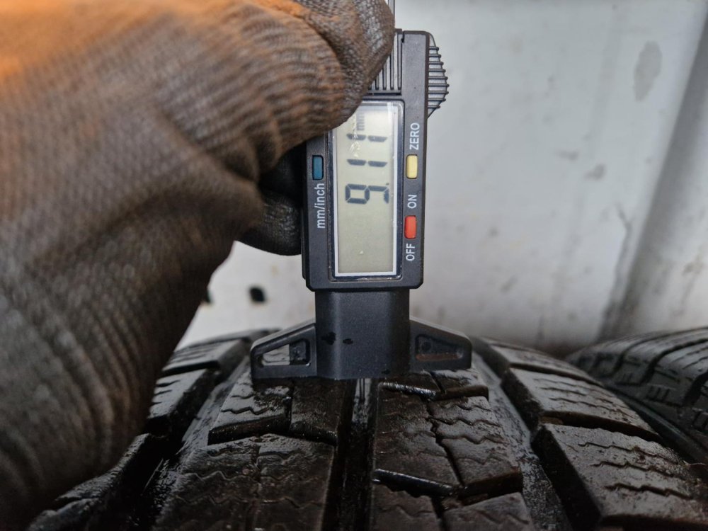 2 KS ZIMNÍ PNEUMATIKA NEXEN WINGUARD WT1 - 195/70 R15 C 104/102R - 20645 2 KS ZIMNÍ PNEUMATIKA NEXEN WINGUARD WT1 - 195/70 R15 C 104/102R - 20645