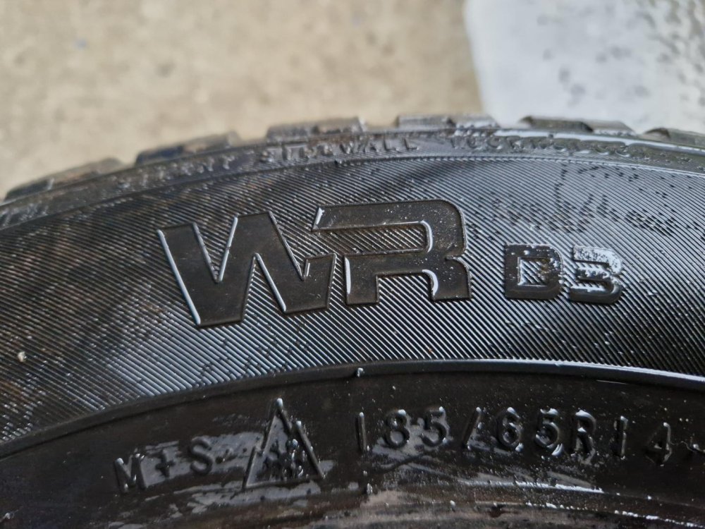 2 KS ZIMNÍ PNEUMATIKA NOKIAN WR D3 - 185/65 R14 86T - 20305
