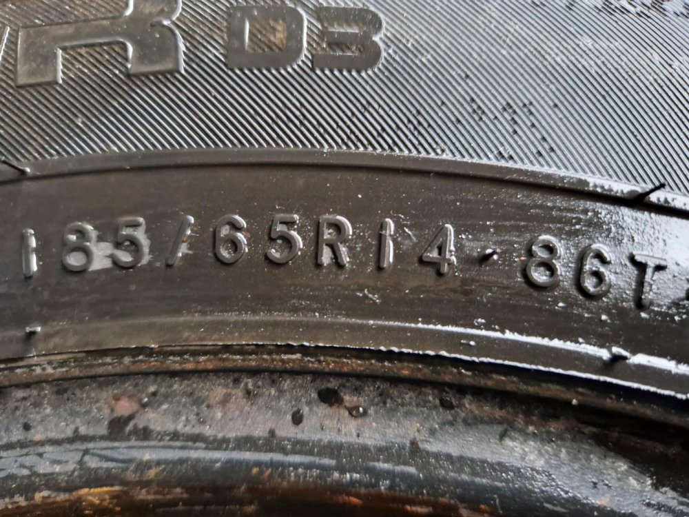 2 KS ZIMNÍ PNEUMATIKA NOKIAN WR D3 - 185/65 R14 86T - 20305