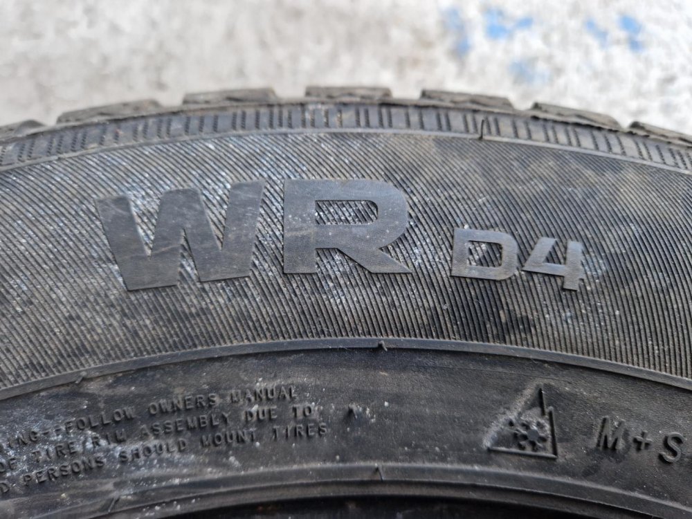 2 KS ZIMNÍ PNEUMATIKA NOKIAN WR D4 -195/65 R15 91T - 21158 2 KS ZIMNÍ PNEUMATIKA NOKIAN WR D4 -195/65 R15 91T - 21158