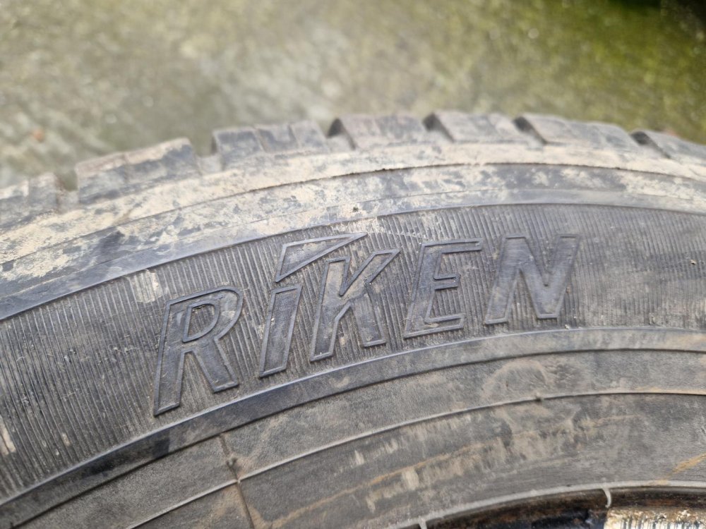 2 KS ZIMNÍ PNEUMATIKA RIKEN CARGO WINTER 185/75 R16C 104/102R - 20265