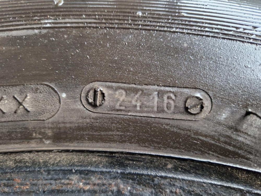 2 KS ZIMNÍ PNEUMATIKA RIKEN SNOWTIME B2 - 205/60 R16 92H - 20494