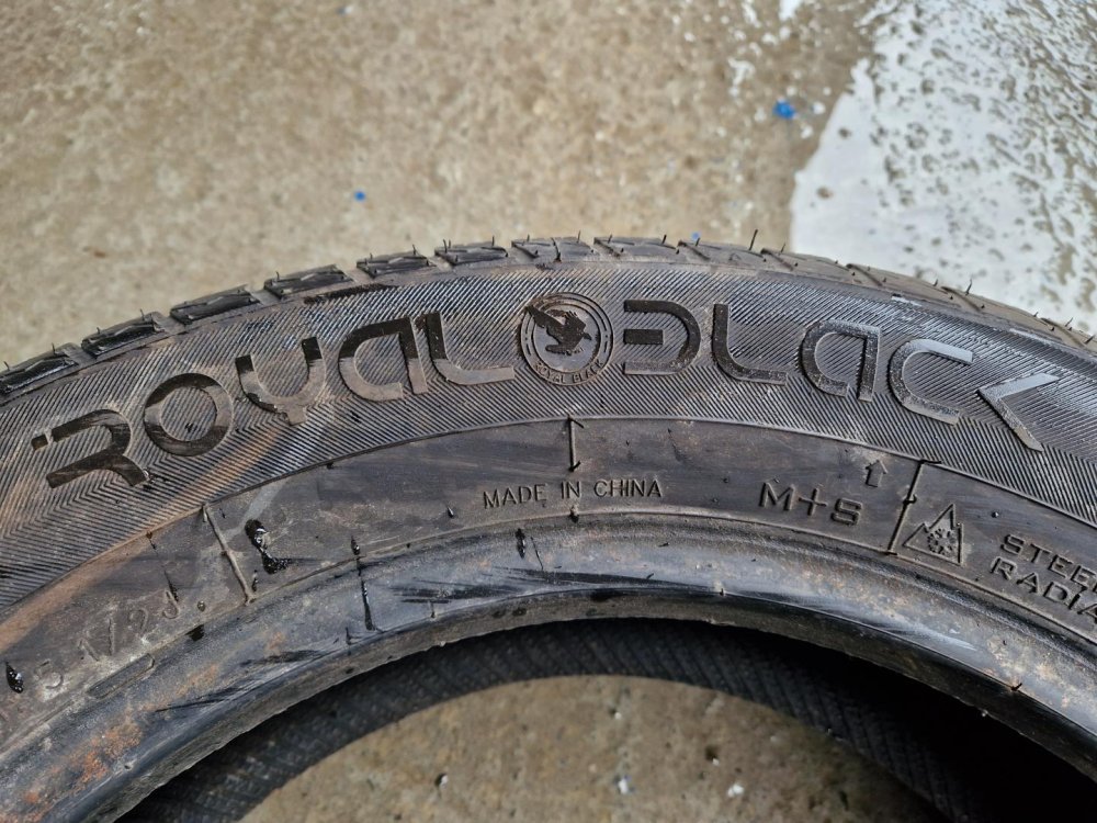 2 KS ZIMNÍ PNEUMATIKA ROYAL BLACK ROYALSNOW 185/65 R15 88H - 20389