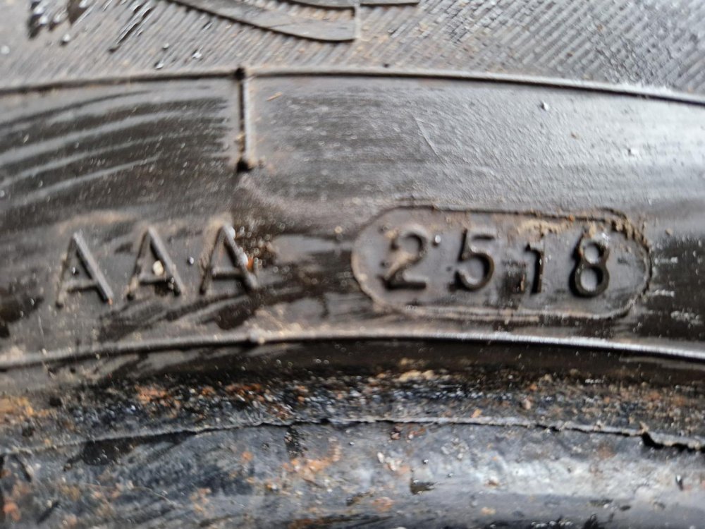 2 KS ZIMNÍ PNEUMATIKA ROYAL BLACK ROYALSNOW 185/65 R15 88H - 20389